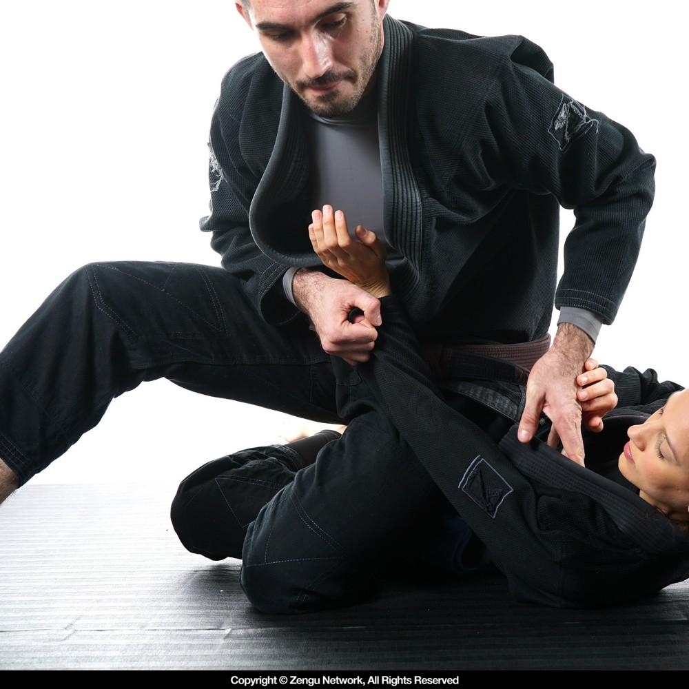 93brand "Strasse" Women's Black BJJ Gi